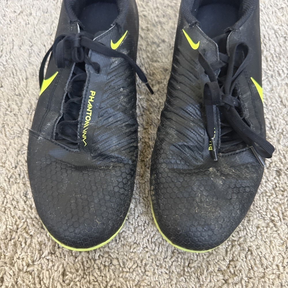 Nike Phantom Venom Club FG Soccer Cleats Black Volt